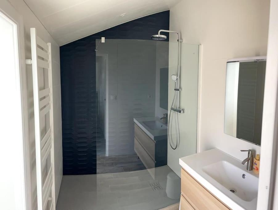 Maison Totalement Renovee 3 Chambres Au Coeur Du Village Lezardrieux Bagian luar foto